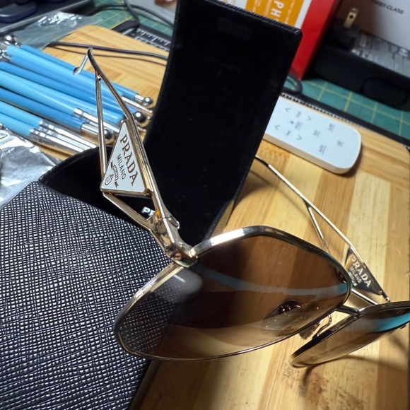 Prada PR57YS - Picture 2 of 4